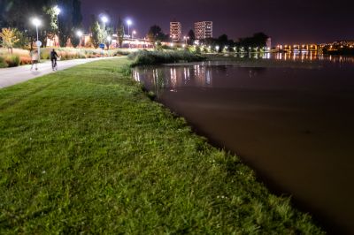 zdjęcie rzeszowskiego Wisłoka nocą, fot. Grzegorz Bukała, Urząd Miasta Rzeszowa